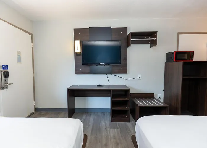 Lubbock Inn & Suites