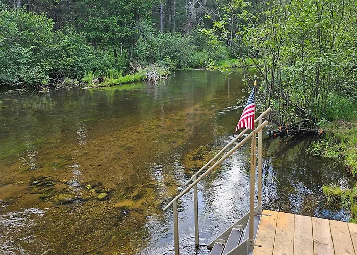 Sandy River Lodge- On The Au Sable River Near Grayling