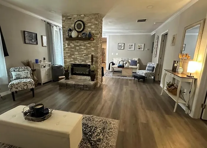 Country Home With 3 Bedrooms And 2 Baths