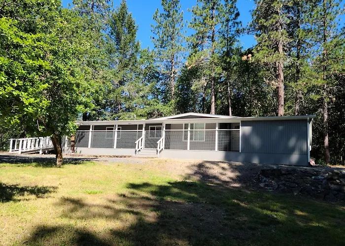 Cute 2 Bedroom Home In The Country