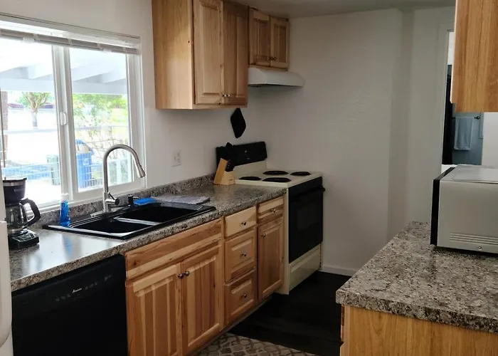 Cute 2 Bedroom Home In The Country