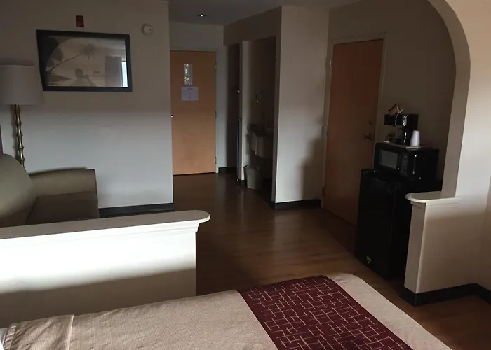 Home Town Inn & Suites