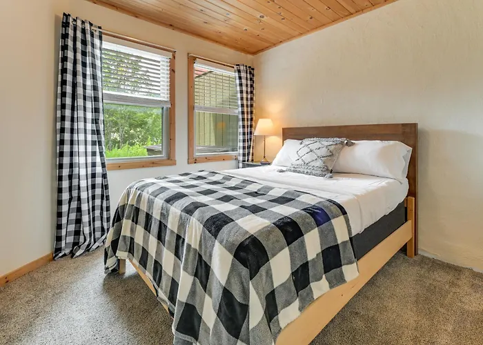 Greek Peak Retreat! Townhome W/ Mountain Views