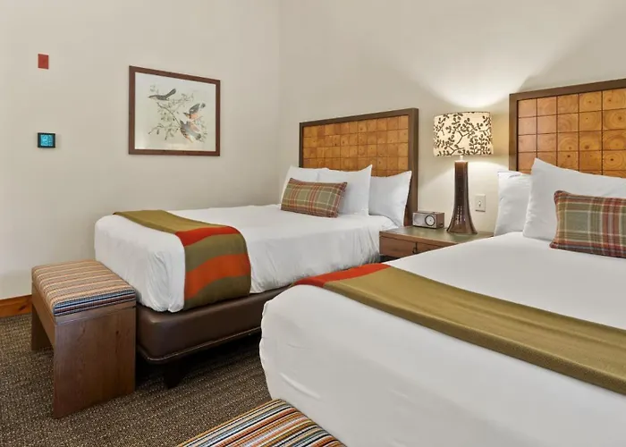 1322 Spruce Peak Mountain Side Guest Room 2- Beds Sleeps 4 Ski In Ski Out By Stowe Mountain Rentals