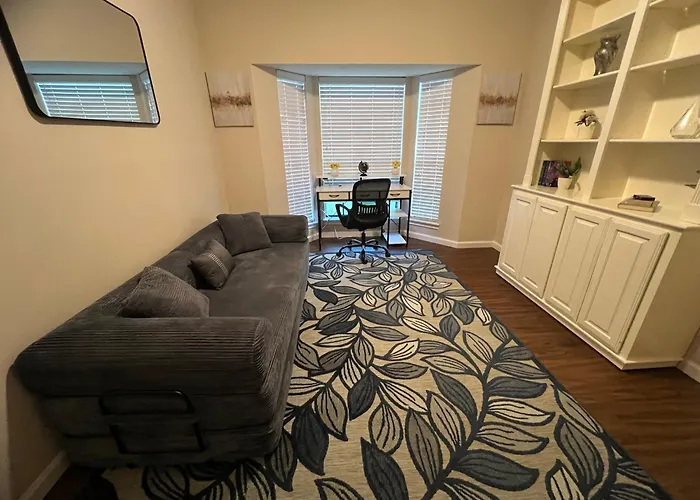 Family-Friendly 4Br Home With Private Pool