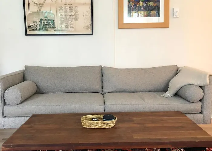 Charming & Quaint 1 Bed In Historic Uptown!