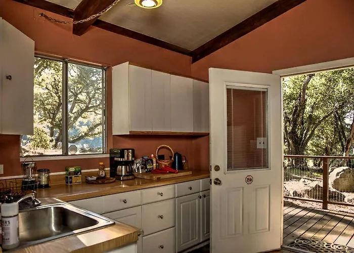 Palomar Mountain Lodge Rental Perfect For Group Getaways In California