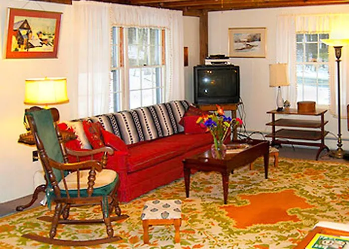 Charming Farmhouse Cottage Rental Situated In The Wilderness Near Stockbridge, Massachusetts