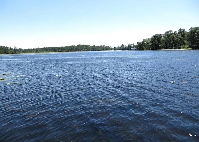 Rustic Self-Catering Cedar Cabins For Vacation In Brainerd Lakes Area Of Minnesota