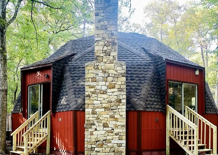 Unique Spacious Dome Nestled In The Forest For A Peaceful Glamping Retreat Near Chapel Hill, North Carolina