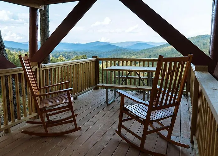 Treetop Cabin For The Ultimate Getaway Near Lake Lure In Bostic, North Carolina