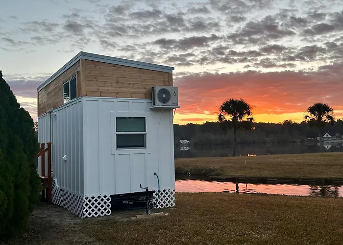 Tiny House On The Water - Kayaks - Lake - Pool - Farm