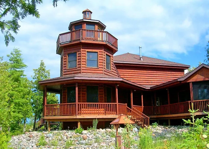 Cozy Room In Bed And Breakfast For Relaxing Getaway On Lake Huron, Michigan