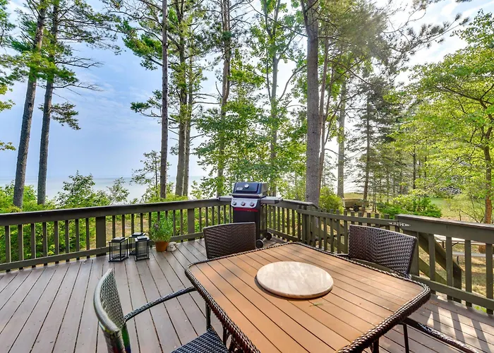 Private Beach On Lake Huron! Group Retreat W/ Deck