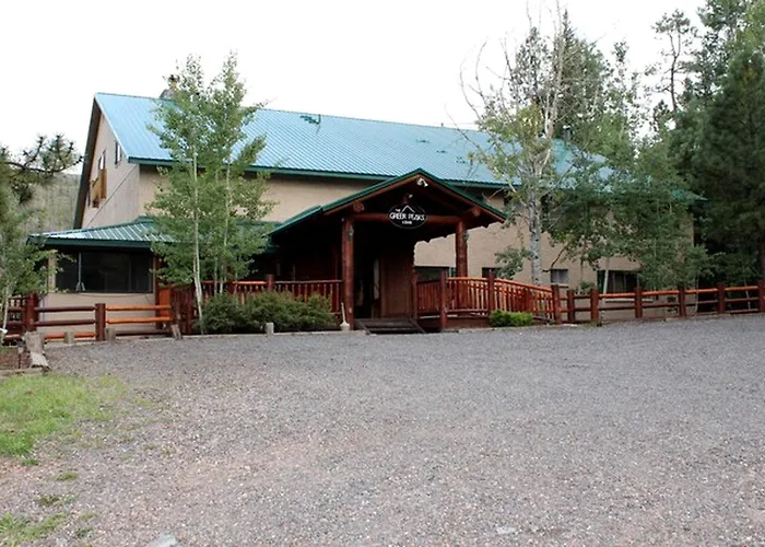 Spacious Two-Bedroom Suite Set On A Resort In The White Mountains In Greer, Arizona