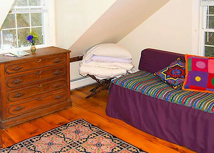 Charming Farmhouse Cottage Rental Situated In The Wilderness Near Stockbridge, Massachusetts