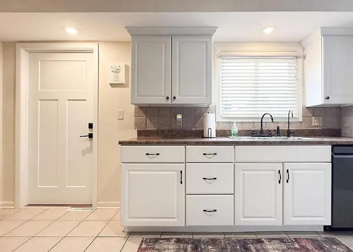 Private Suite In North Canton
