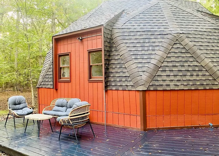 Unique Spacious Dome Nestled In The Forest For A Peaceful Glamping Retreat Near Chapel Hill, North Carolina