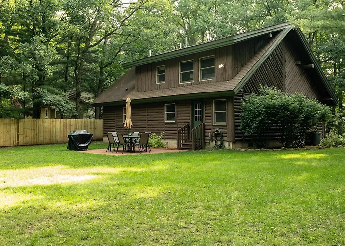 New Nestled Ducks Cabin Near Green Lake