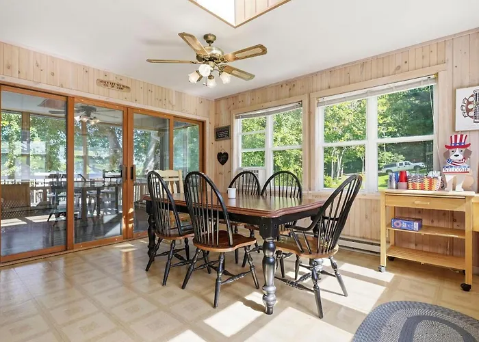 Lakefront Paradise On Lake Wallenpaupack W/ Dock
