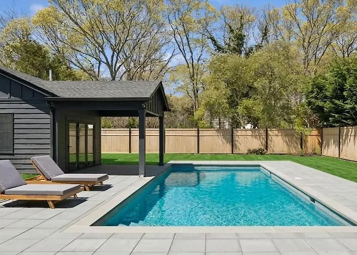 Rove Travel - Harborwood Estate - Elegant Retreat
