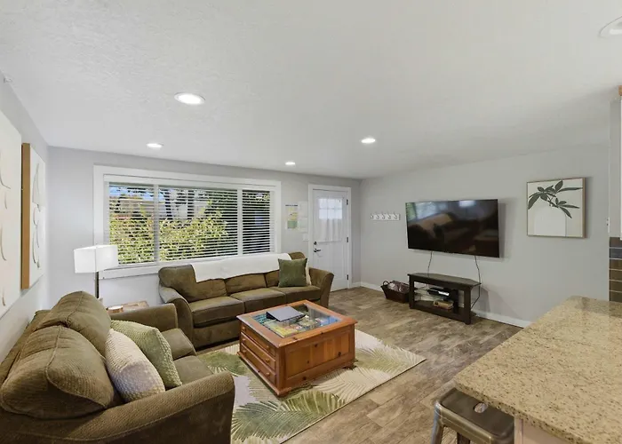 #Stayinmydistrict Northbend Duplex