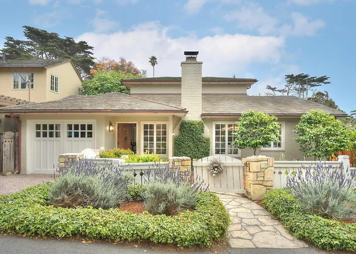 3936 Coastal Cottage