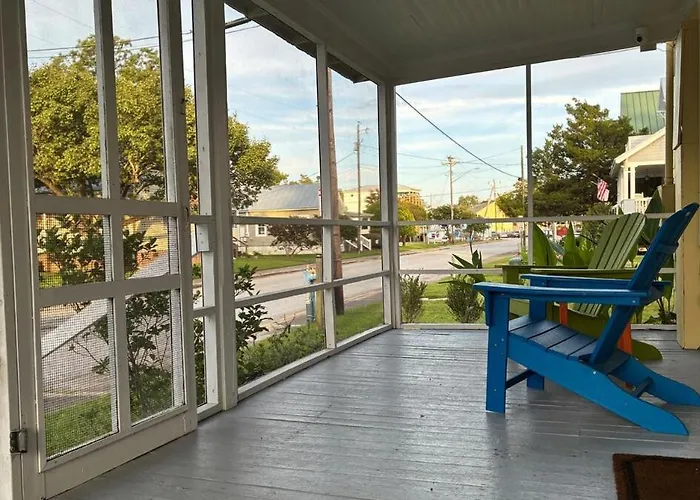 Lazy Anchor House