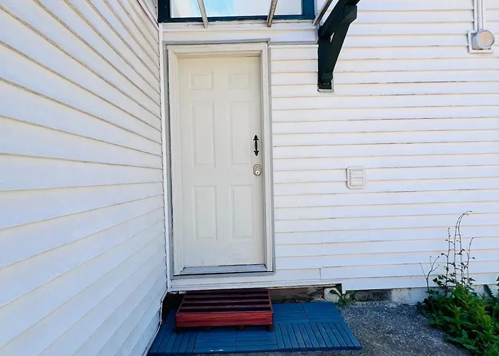 Cozy Suburb Studio - Private Entrance