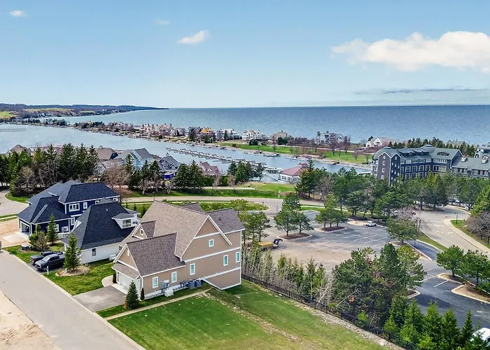Luxurious 6-Bedroom Home In Bay Harbor With Stunning Amenities!
