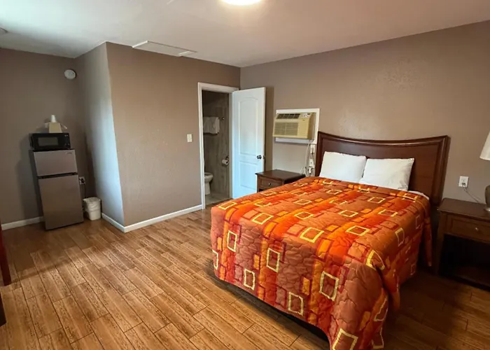 Fairway Inn