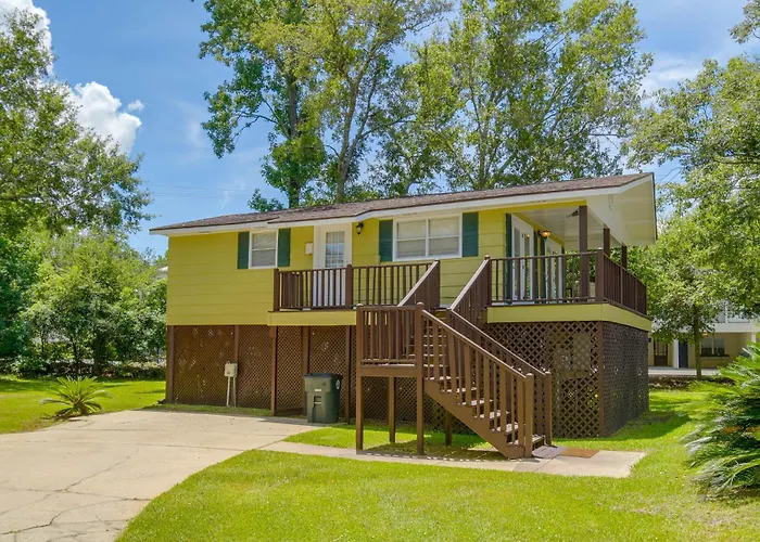 Walk To Beach! Water-View Fairhope Retreat