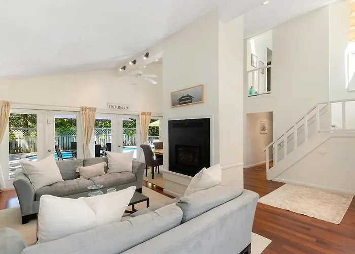 Charming Vineyard Haven Retreat W Heated Pool