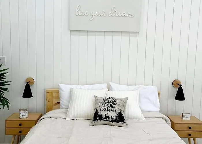 Dreamers Cozy Intimate Cabin Retreat