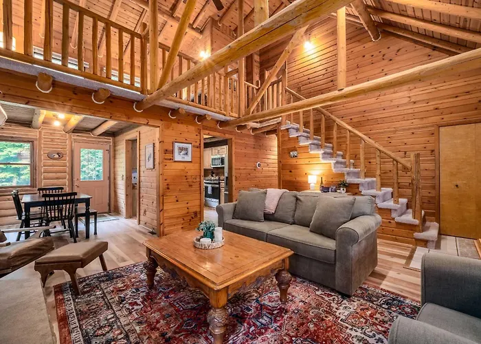 New Nestled Ducks Cabin Near Green Lake