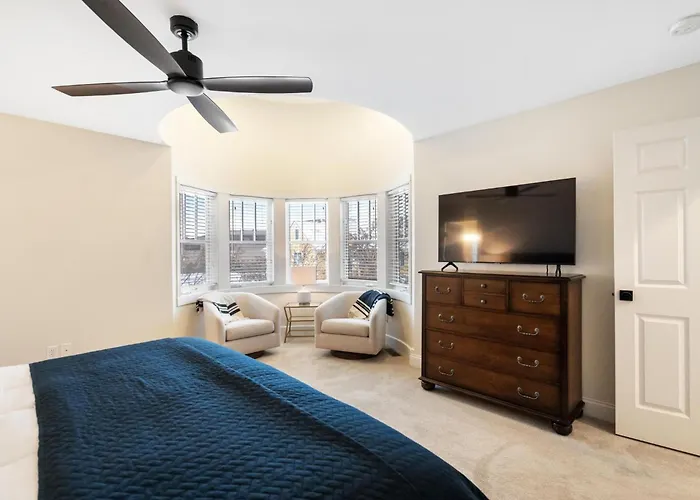 Discover Luxury At Wanderlust 36 In Bay Harbor, Featuring 4 Bedrooms And Great Amenities.