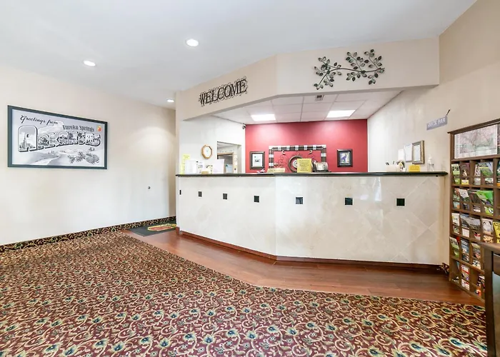 Eureka Springs Atrium Pool Hotel