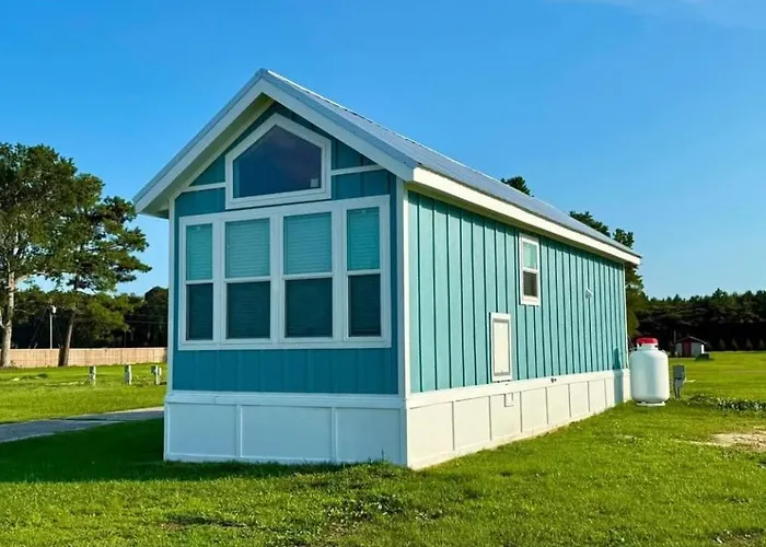 Luxury Tiny Living Brand New Waterfront Escape