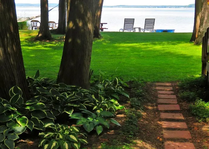Secluded And Romantic Getaway For Two On Burt Lake, Michigan