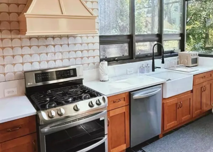Single Family Home In Whiteplains New York