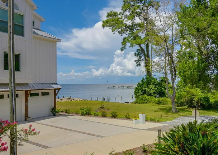 Walk To Beach! Water-View Fairhope Retreat