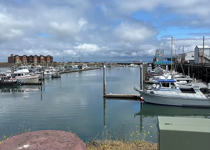 Dog Friendly Cottage, Near The Beach And Downtown