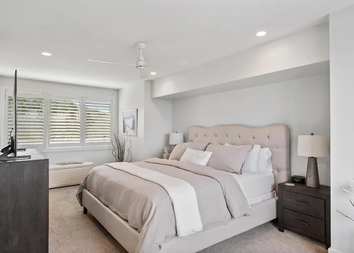 Ridge 3: A Luxurious 4-Bedroom Retreat In Bay Harbor With Stunning Lake Views.