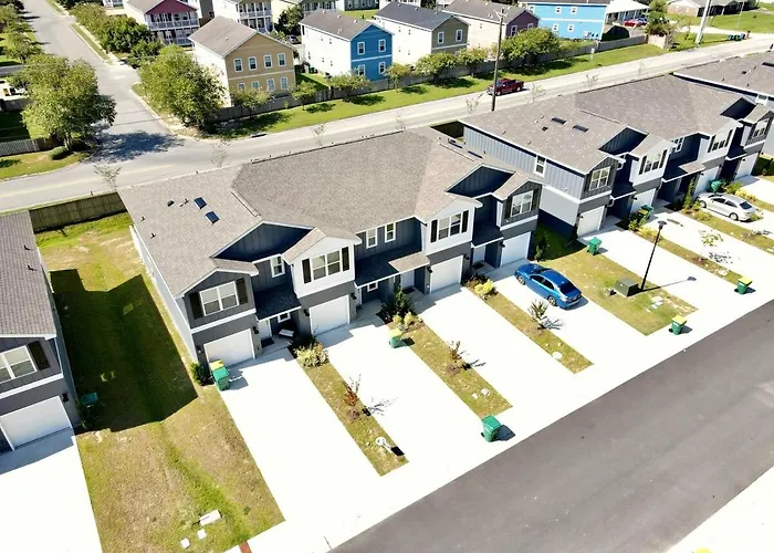 Reagan Ct Getaway - Minutes To Downtown & Beach