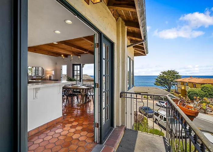 3263 Villa By The Sea