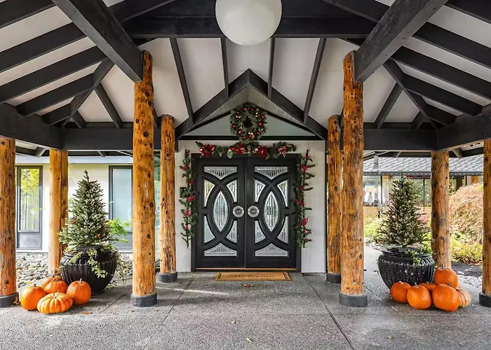 远山蓬莱主楼 Main Building Of Seattle Resort Style Ocean View Retreat
