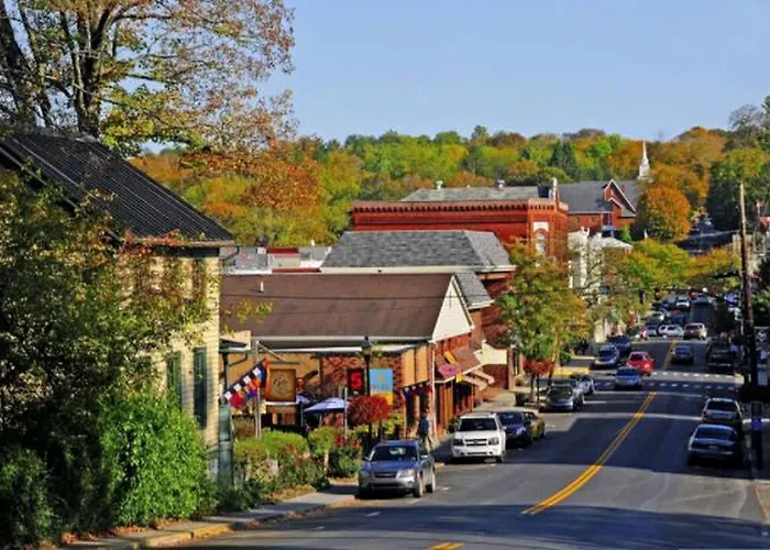 Romantic Getaway Surrounded By Peaceful Farmland Near Lewisburg, West Virginia
