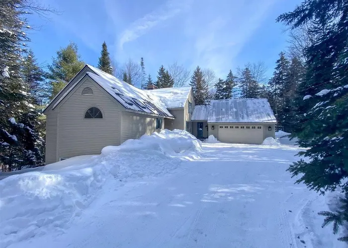 Mountain Retreat With Stone Fireplace & Game Room Near Stratton, Magic Mountain & Bromley Mountain, Peru, Vermont
