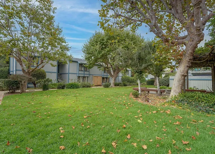 Walk To Capitola Village: Condo W/ 2 Surfboards