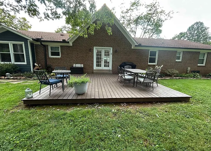 Modern Murfreesboro Retreat Sleeps 8
